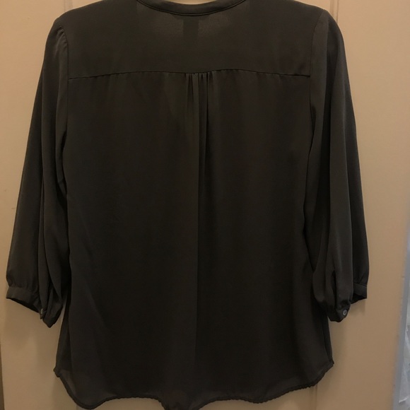 H&M 3/4 sleeve chiffon pintucked blouse - Picture 2 of 2